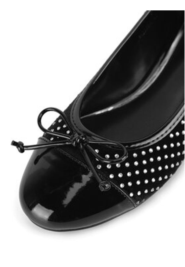Nine West Baleriny WFA2993-1 Czarny. Kolor: czarny. Materiał: materiał