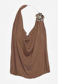 Renee - Brązowy Marszczony Top Halter z Łańcuszkiem i Kwiatem Przy Dekolcie Idivanna. Okazja: na imprezę. Typ kołnierza: dekolt halter. Kolor: brązowy. Materiał: jeans. Wzór: kwiaty. Styl: elegancki #3