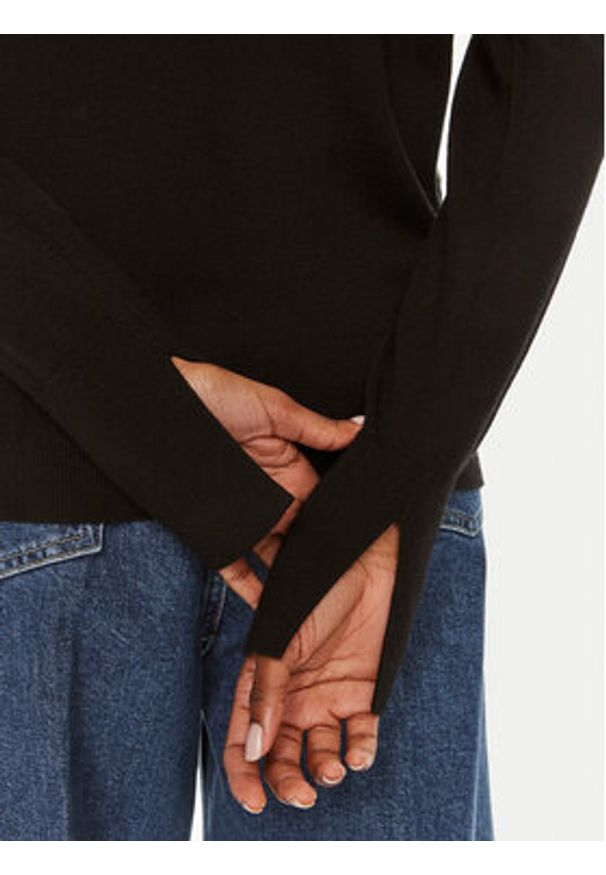 Calvin Klein Sweter K20K207575 Czarny Regular Fit. Kolor: czarny. Materiał: wełna