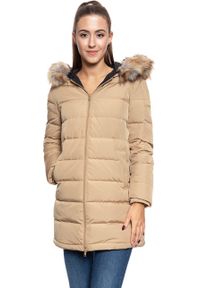 Wrangler - DAMSKA KURTKA ZIMOWA WRANGLER LONG PUFFER CLAY BEIGE W4126VJWM. Materiał: futro, puch. Sezon: zima #1