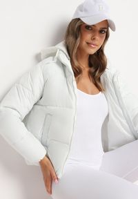 Born2be - Biała Pikowana Kurtka z Kapturem Mivuna. Okazja: na co dzień. Typ kołnierza: kaptur. Kolor: biały. Materiał: jeans. Długość: krótkie. Styl: casual #6