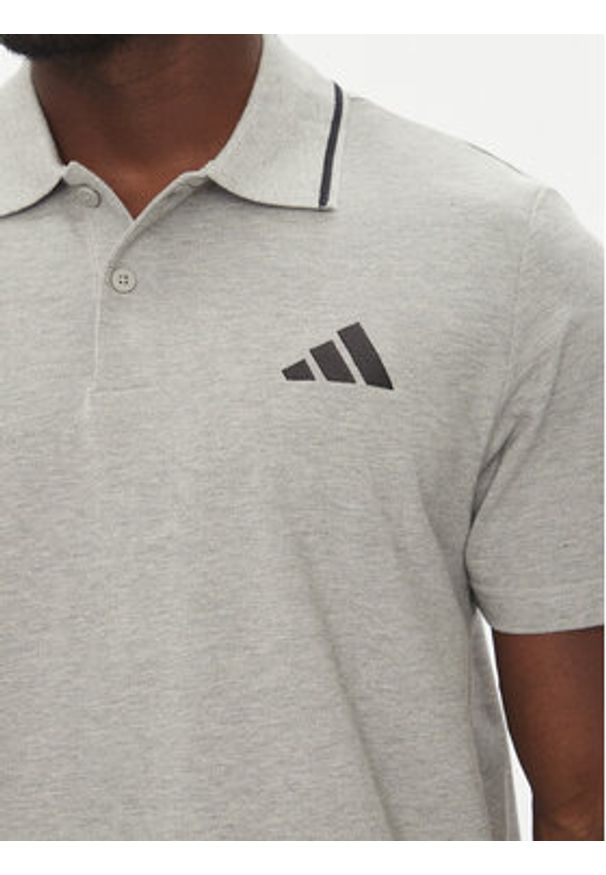 Adidas - adidas Polo Essentials Small Logo JE9022 Szary Regular Fit. Typ kołnierza: polo. Kolor: szary. Materiał: bawełna