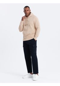Ombre Clothing - Dresowa męska bluza kangurka z kapturem BASIC – beżowa V6. Okazja: na co dzień. Typ kołnierza: kaptur. Kolor: beżowy. Materiał: dresówka. Wzór: jednolity. Styl: sportowy, casual