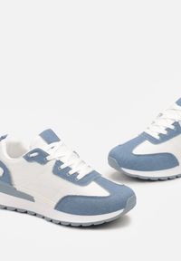Renee - Biało-Niebieskie Sznurowane Sneakersy z Materiałowymi Wstawkami Aneril. Kolor: biały. Materiał: materiał #3