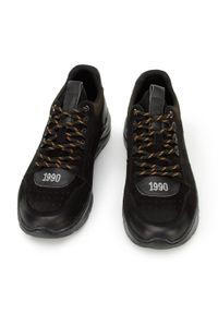 Wittchen - Męskie sneakersy na lekkiej podeszwie czarne. Okazja: na co dzień. Nosek buta: okrągły. Kolor: czarny. Materiał: nubuk, skóra. Wzór: jednolity #4