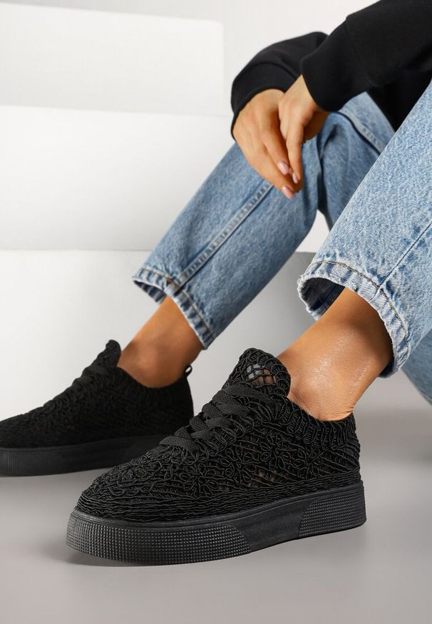 Born2be - Czarne Koronkowe Sneakersy na Niskiej Platformie Nanalisea. Okazja: na co dzień. Kolor: czarny. Materiał: koronka. Obcas: na platformie
