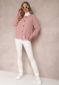 Renee - Różowy Kardigan Wełniany Zapinany Ierules. Kolor: różowy. Materiał: wełna. Długość rękawa: długi rękaw. Długość: długie. Styl: klasyczny #4