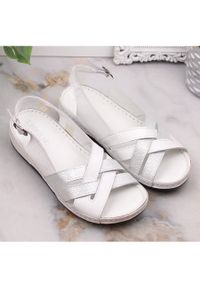 Skórzane sandały damskie płaskie białe T.Sokolski L22-521. Kolor: biały. Materiał: skóra #5