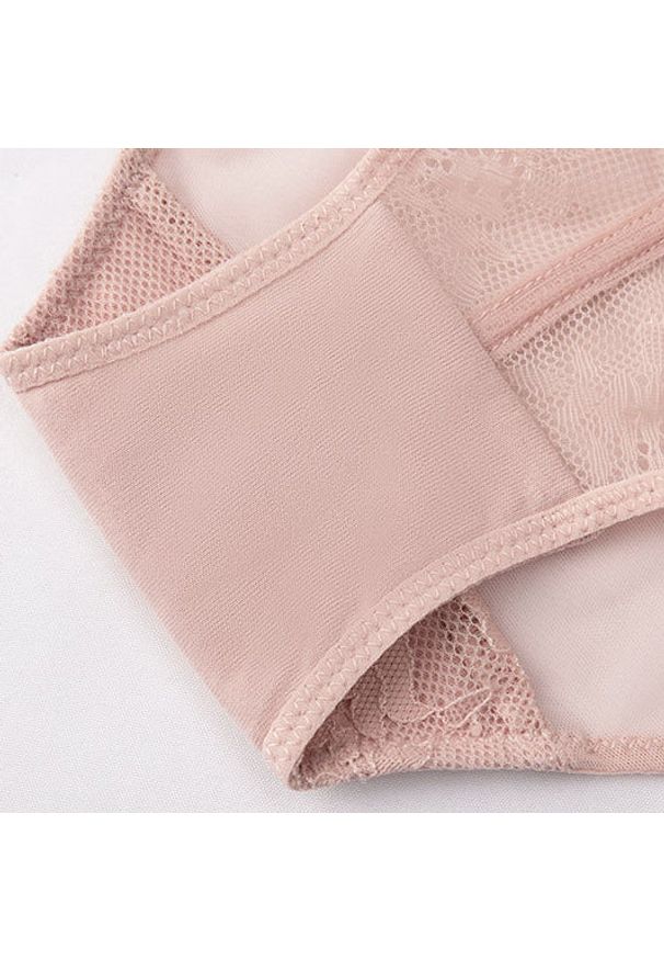 Intica - Komplet bielizny z delikatnego materiału Gabrijela. Kolor: beżowy. Materiał: materiał