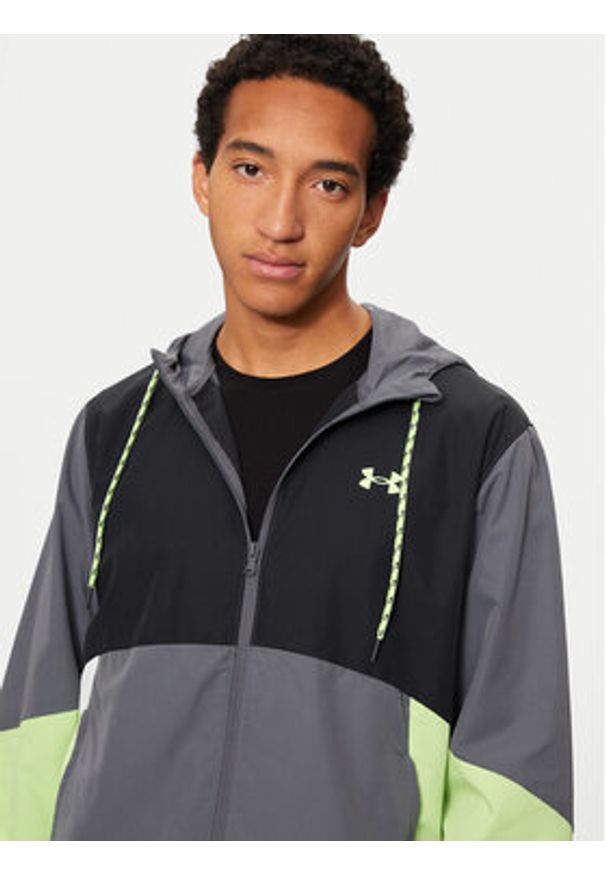 Under Armour Wiatrówka Ua Legacy Windbreaker 1382875 Szary Regular Fit. Kolor: szary. Materiał: syntetyk
