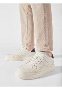 Emporio Armani Sneakersy X4X568 Biały. Kolor: biały. Materiał: skóra #2