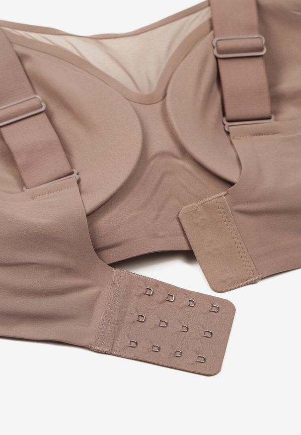 Born2be - Ciemnobeżowy Gładki Biustonosz z Siateczkową Wstawką i Szerokimi Ramiączkami Salandrea. Kolor: beżowy. Rodzaj stanika: wyciągane miseczki. Wzór: gładki