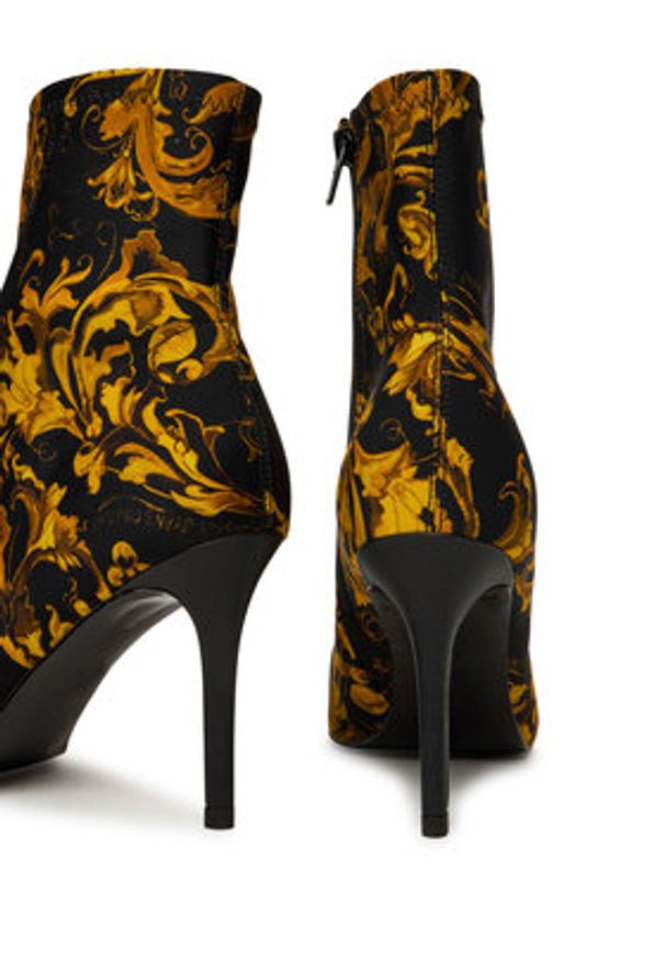 Versace Jeans Couture Botki 79VA3S51 Czarny. Kolor: czarny. Materiał: materiał