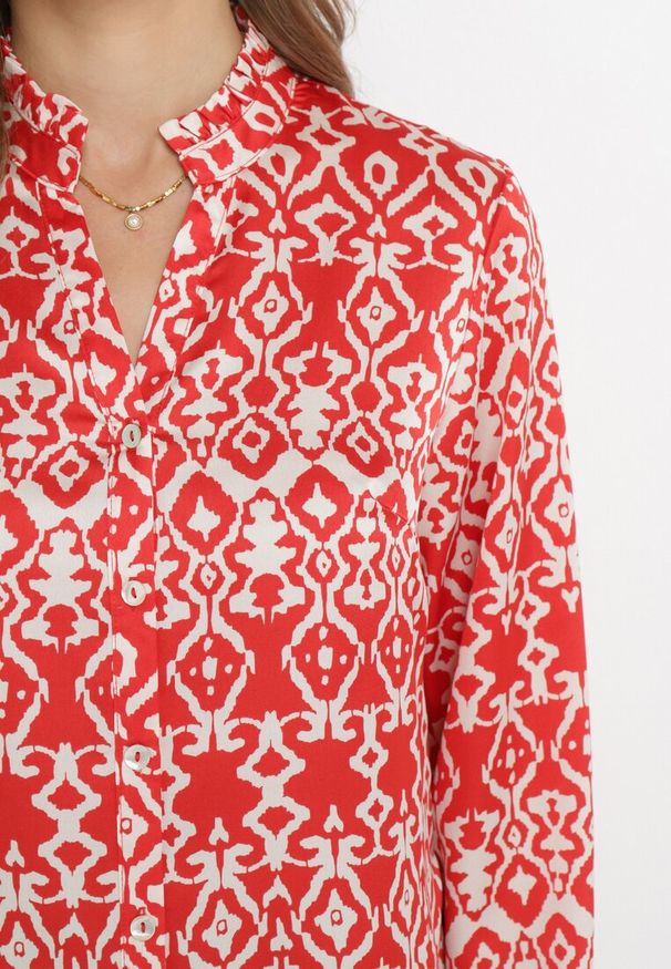 Born2be - Czerwona Koszula we Wzorzysty Print Enzoa. Kolor: czerwony. Długość rękawa: długi rękaw. Długość: długie. Wzór: nadruk