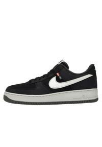 Buty do chodzenia męskie Nike Air Force 1 Low ’07 Lv8. Kolor: czarny. Materiał: skóra. Szerokość cholewki: normalna. Model: Nike Air Force. Sport: turystyka piesza