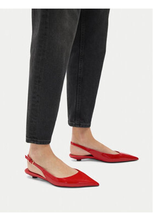 Gino Rossi - GINO ROSSI Baleriny VICI-V1895-105-2 Czerwony. Kolor: czerwony. Materiał: lakier, skóra