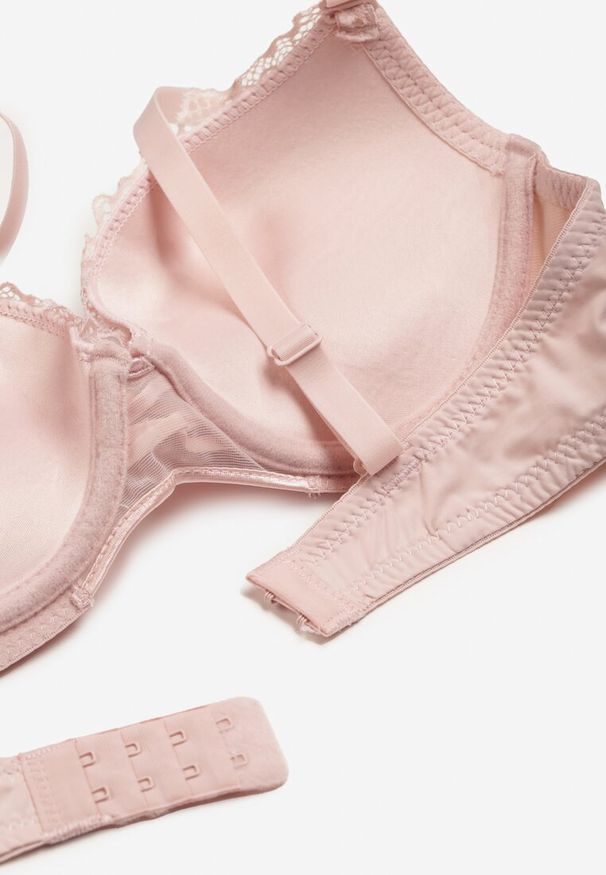 Born2be - Różowy Biustonosz z Push Upem i Koronkowymi Miseczkami Berilis. Kolor: różowy. Materiał: koronka. Rodzaj stanika: push-up. Wzór: aplikacja, koronka