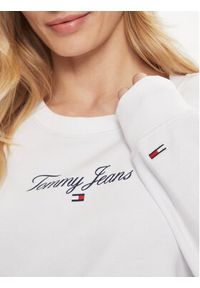 Tommy Jeans Bluza Essential Logo DW0DW16140 Biały Relaxed Fit. Kolor: biały. Materiał: syntetyk, bawełna