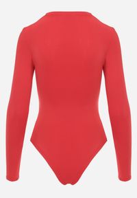 Born2be - Czerwone Body Maerane. Kolor: czerwony. Materiał: jeans. Długość rękawa: długi rękaw. Długość: długie. Styl: klasyczny #5