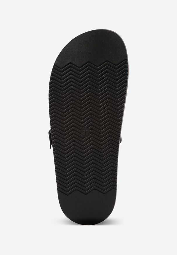 Renee - Czarne Klapki z Przekładanymi Paskami i Regulacją z Klamrą Celilye. Okazja: na co dzień. Kolor: czarny. Materiał: koronka. Sezon: lato. Styl: casual, boho