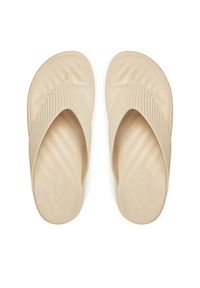 Japonki Crocs. Kolor: beżowy. Obcas: na platformie