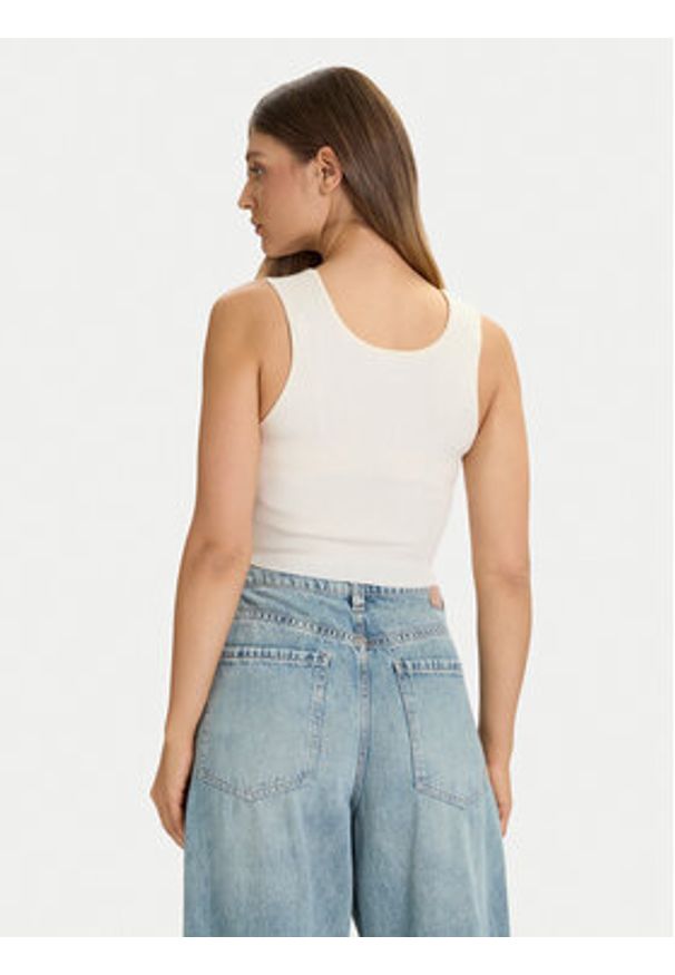 Guess Top V5BP05 Z3JD2 Beżowy Slim Fit. Kolor: beżowy. Materiał: syntetyk