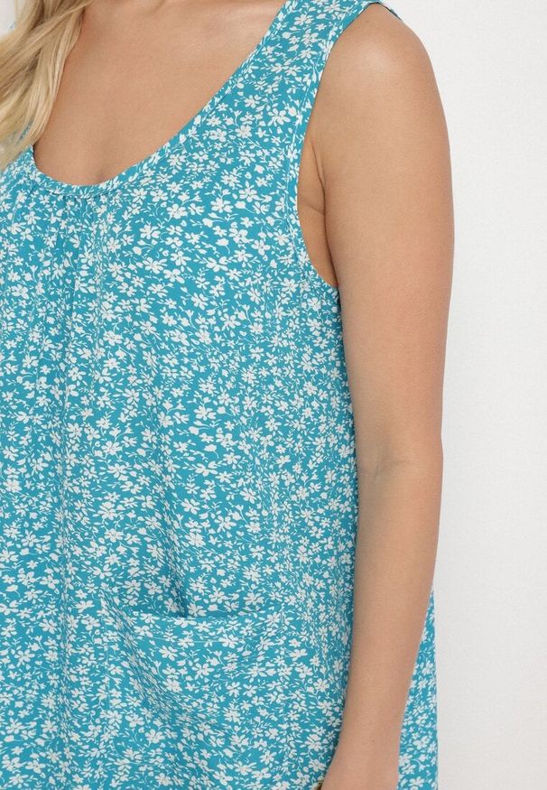 Born2be - Niebieska Sukienka w Kwiaty o Rozkloszowanym Kroju na Szerokich Ramiączkach Folarelle. Okazja: na co dzień. Kolor: niebieski. Długość rękawa: na ramiączkach. Wzór: kwiaty. Sezon: lato. Typ sukienki: rozkloszowane, proste. Styl: casual, elegancki