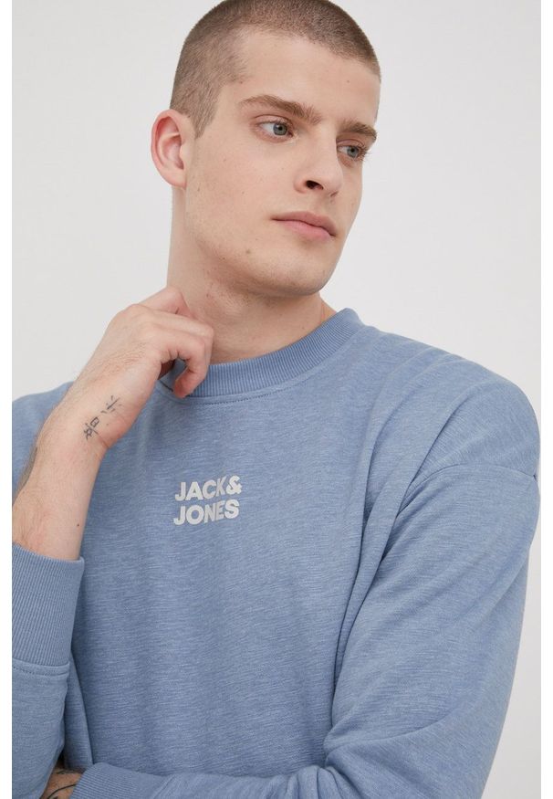 Jack & Jones bluza męska kolor fioletowy z nadrukiem. Kolor: niebieski. Wzór: nadruk