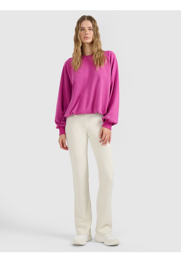 4f - 4F Bluza dresowa nierozpinana z modalem damska - różowa M. Okazja: na co dzień. Kolor: różowy. Materiał: dresówka. Styl: casual