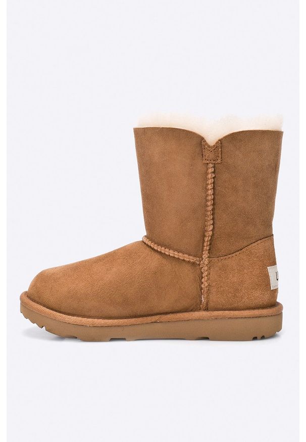 Ugg - UGG - Obuwie zimowe Bailey Buton. Nosek buta: okrągły. Kolor: brązowy. Materiał: wełna. Sezon: zima