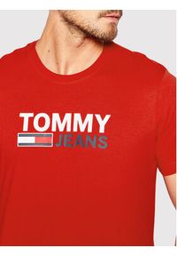 Tommy Jeans T-Shirt Corp Logo DM0DM15379 Czerwony Regular Fit. Kolor: czerwony. Materiał: bawełna