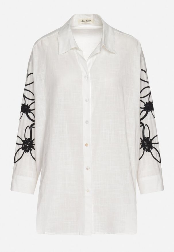 Born2be - Biała Bawełniana Koszula Oversize z Kwiatowymi Aplikacjami Fadella. Okazja: na co dzień. Typ kołnierza: kołnierzyk klasyczny. Kolor: biały. Materiał: bawełna. Długość rękawa: długi rękaw. Długość: długie. Wzór: kwiaty, aplikacja. Styl: elegancki, casual, klasyczny