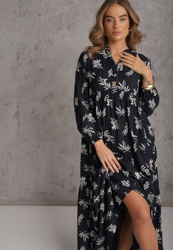 Renee - Niebieska Wiskozowa Sukienka o Rozkloszowanym Kroju z Guzikami przy Dekolcie Seave. Okazja: na co dzień. Kolor: niebieski. Materiał: wiskoza. Wzór: nadruk. Typ sukienki: rozkloszowane, oversize. Styl: boho, casual