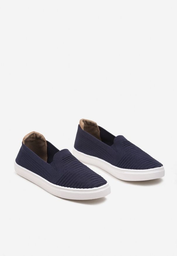 Renee - Granatowe Wsuwane Tenisówki Ozdobione Wstawką z Ekoskóry na Zapiętku Eliriaba. Okazja: na co dzień. Zapięcie: bez zapięcia. Kolor: niebieski. Wzór: aplikacja. Styl: casual