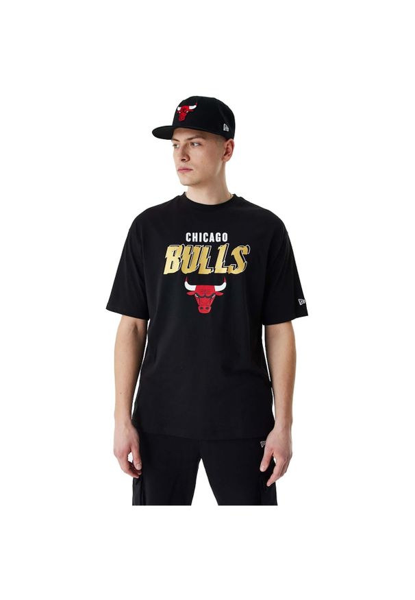 Koszulka męska New Era Team Script OS Tee Chicago Bulls. Kolor: czarny