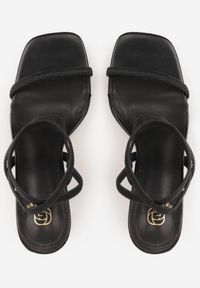 Renee - Czarne Sandały na Szpilce z Dopasowującymi się do Stopy Paskami Usinrya. Zapięcie: pasek. Kolor: czarny. Materiał: satyna. Wzór: paski. Obcas: na szpilce. Wysokość obcasa: średni #9