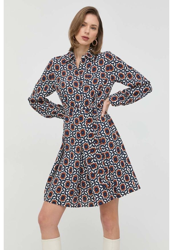 Weekend Max Mara sukienka mini rozkloszowana. Materiał: tkanina. Długość rękawa: długi rękaw. Typ sukienki: rozkloszowane. Długość: mini