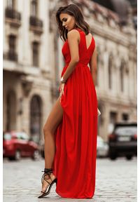 IVON - Długa Suknia Szyfonowa z Dekoltem V - Czerwona. Kolor: czerwony. Materiał: szyfon. Długość: maxi #1