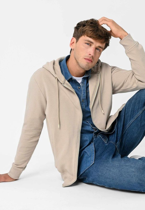 Volcano - Bluza bawełniana B-LERMO. Okazja: na co dzień. Typ kołnierza: kaptur. Materiał: bawełna. Wzór: napisy. Styl: klasyczny, casual, sportowy