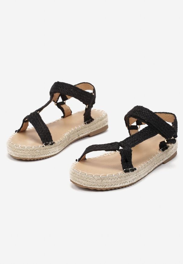 Born2be - Czarne Sandały Kassiche. Nosek buta: okrągły. Zapięcie: rzepy. Kolor: czarny. Wzór: gładki. Obcas: na platformie. Styl: boho