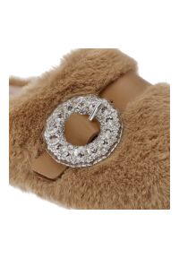 Brązowe Kapcie Macarena Wygodne Domowe Obuwie Damskie. Okazja: do domu. Zapięcie: klamry. Kolor: brązowy. Materiał: futro. Styl: elegancki #4