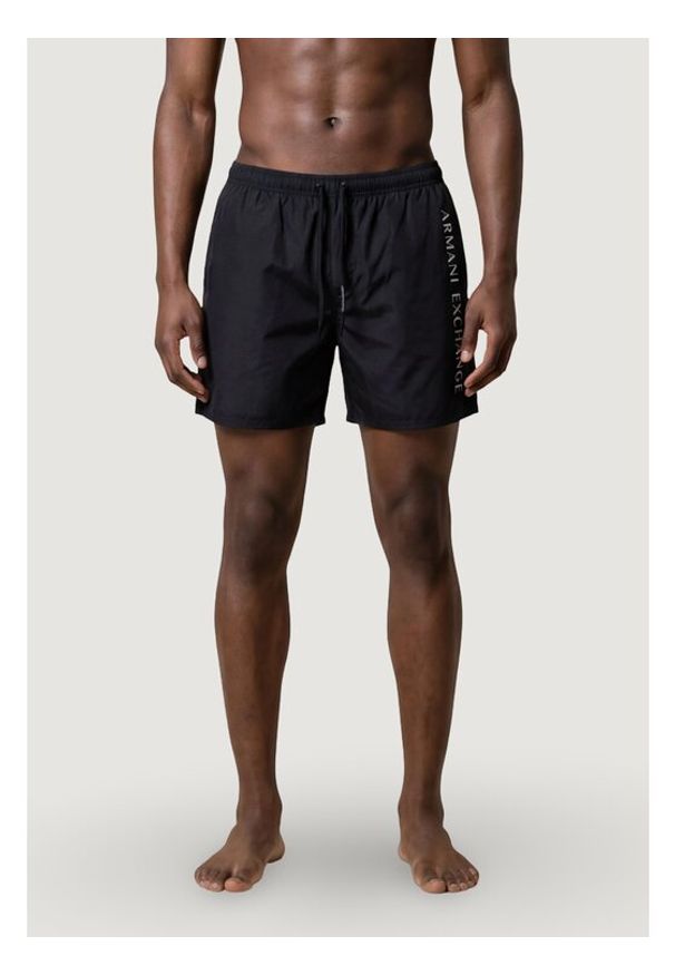 Armani Exchange Szorty kąpielowe XM000832 AF22573 UC001 Czarny Regular Fit. Kolor: czarny. Materiał: syntetyk