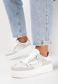 Born2be - Białe Sneakersy na Platformie z Ozdobnym Sznurowaniem Awidea. Kolor: biały. Materiał: jeans. Obcas: na platformie #5