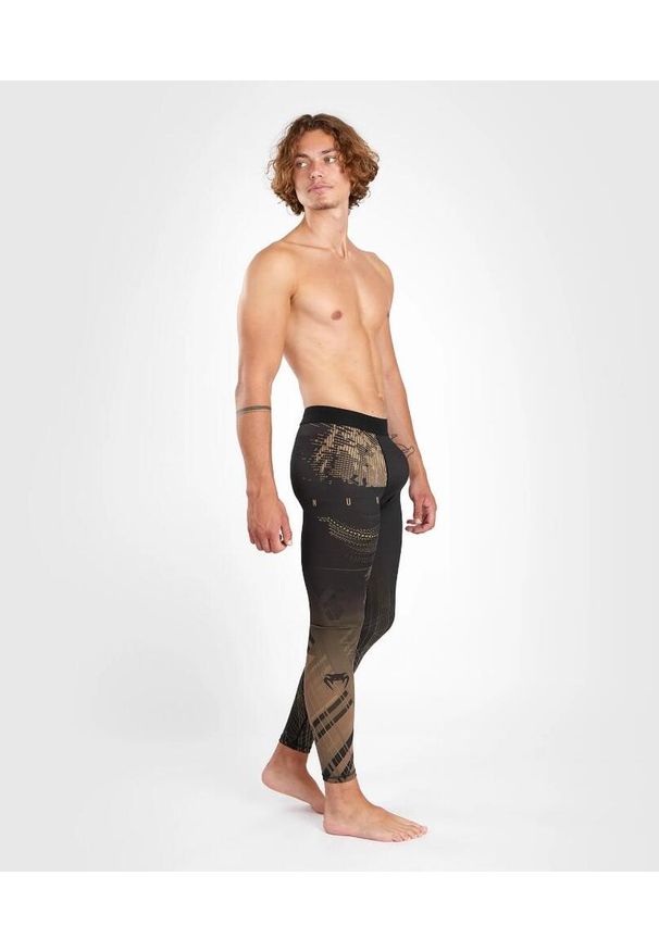VENUM - Legginsy treningowe męskie Venum Gorilla Jungle Spats. Kolor: wielokolorowy, czarny, beżowy