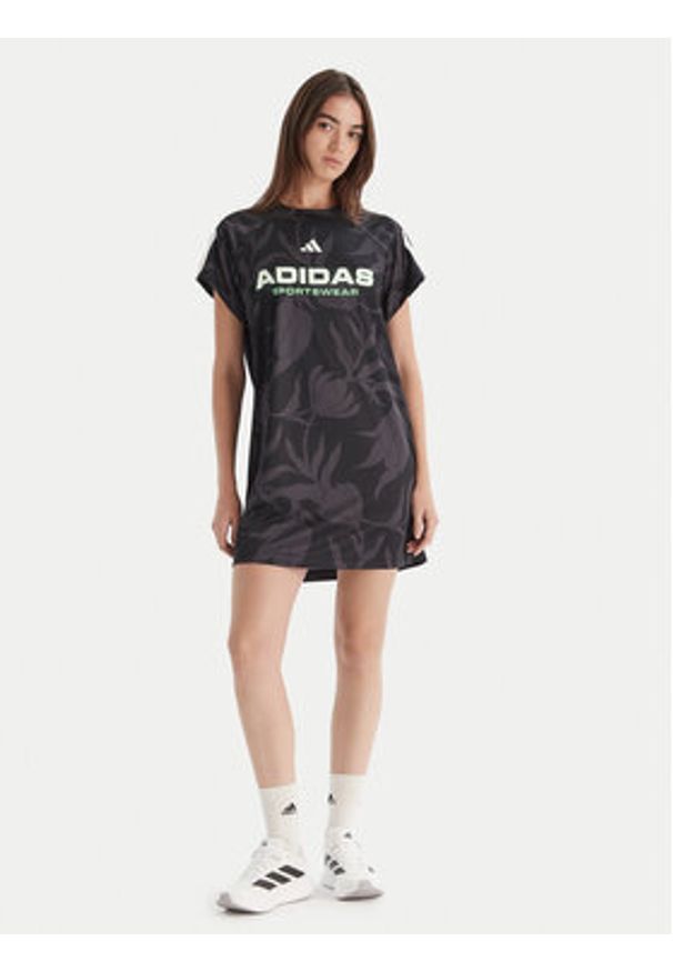 Adidas - adidas Sukienka codzienna Tiro x Common Goal Graphic JL7638 Czarny Loose Fit. Okazja: na co dzień. Kolor: czarny. Materiał: syntetyk. Typ sukienki: proste. Styl: casual