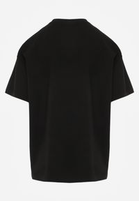 Renee - Czarny Oversizowy T-shirt z Bawełny Zdobiony Kwadratowymi Aplikacjami Evesilea. Okazja: na co dzień. Kolor: czarny. Materiał: bawełna. Wzór: aplikacja. Styl: casual #3