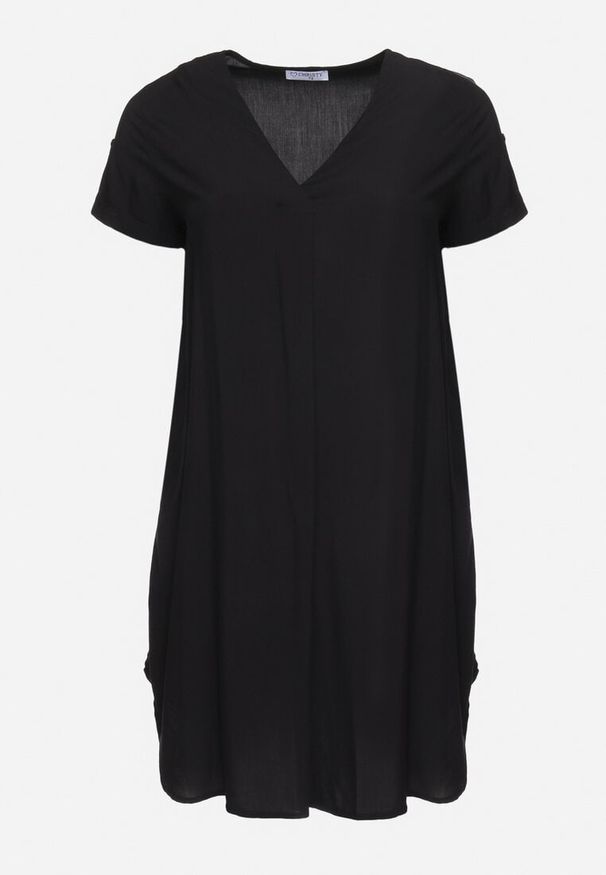 Born2be - Czarna Pudełkowa Sukienka z Nakładką przy Dekolcie z Wiskozy Moaneni. Okazja: na co dzień. Kolor: czarny. Materiał: wiskoza. Długość rękawa: krótki rękaw. Typ sukienki: proste. Styl: casual