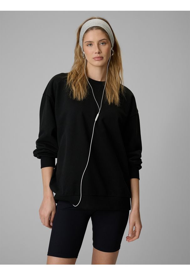 4f - 4F Bluza dresowa loose bez kaptura damska - czarna S. Okazja: na co dzień. Typ kołnierza: bez kaptura. Kolor: czarny. Materiał: dresówka. Styl: casual