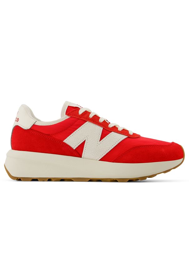 Buty unisex New Balance U370VD – czerwone. Kolor: czerwony. Materiał: zamsz, skóra. Szerokość cholewki: normalna. Sezon: lato