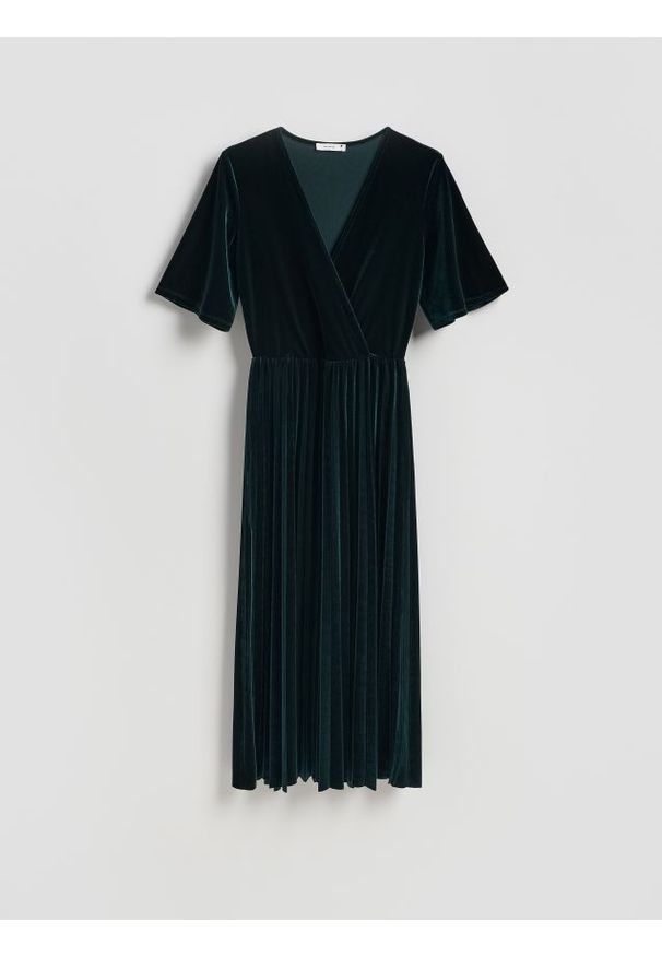 Reserved - Welurowa sukienka z plisowaniem - morski. Kolor: morski. Materiał: welur